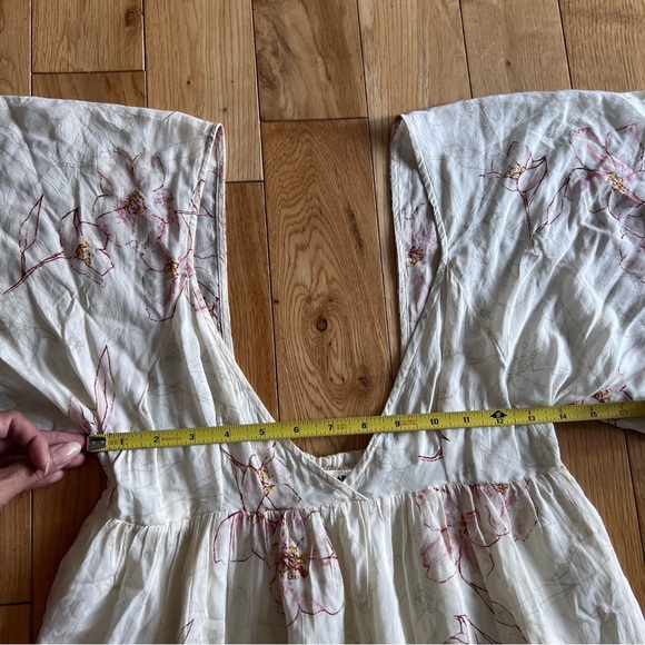 Billabong Seas the Day Ivory Floral Maxi V Neck Flutter Sleeve Tiered Dress Med - Picture 3 of 11